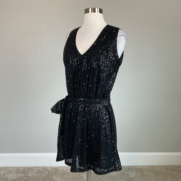 Black Sequined Cocktail Dress Size 10 Sleeveless Mini Sheath V-Neck by AQUA - Picture 4 of 12